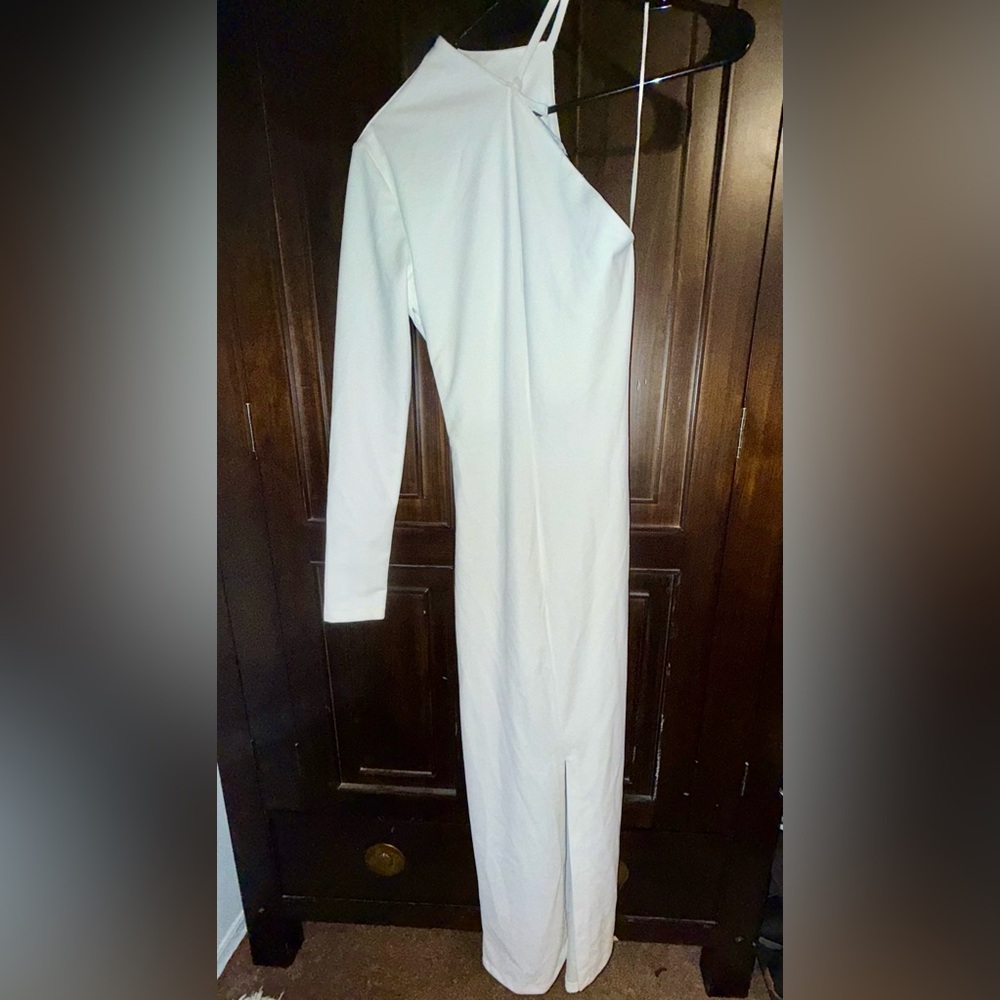 Elegant White One-Shoulder Dress